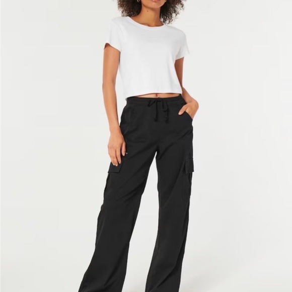Hollister Pants - Hollister Women's Black Cargo Pants
